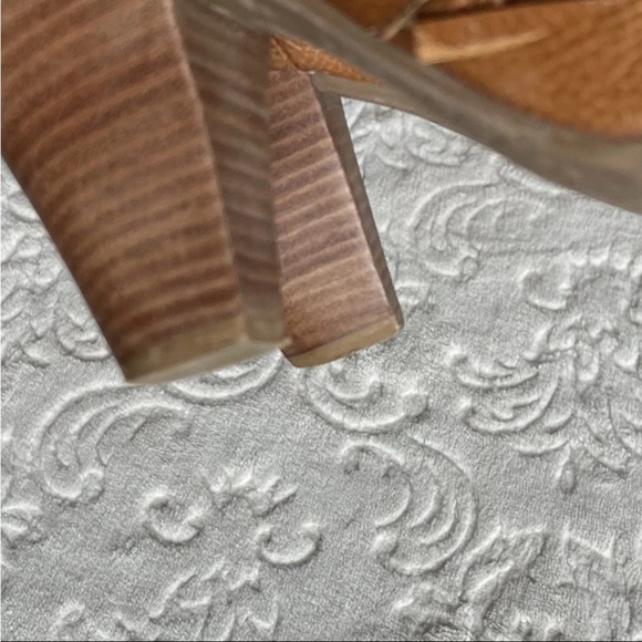 Anthropologie Miss Albright Ruffle Peep Toe Brown Leather Bootie Sz 39 US 8.5 - Picture 11 of 13